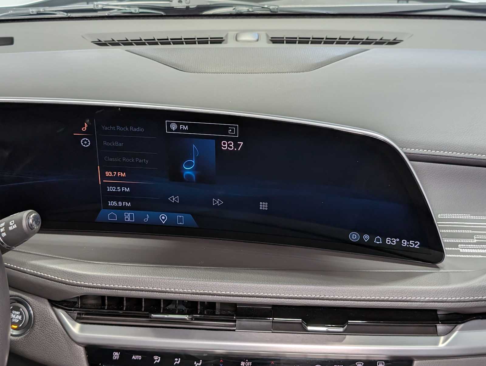 2024 Cadillac XT4 Premium Luxury photo 18