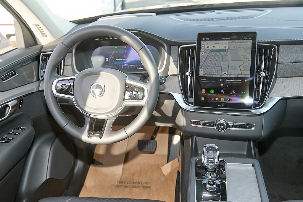 2026 VOLVO XC90 - Image 25