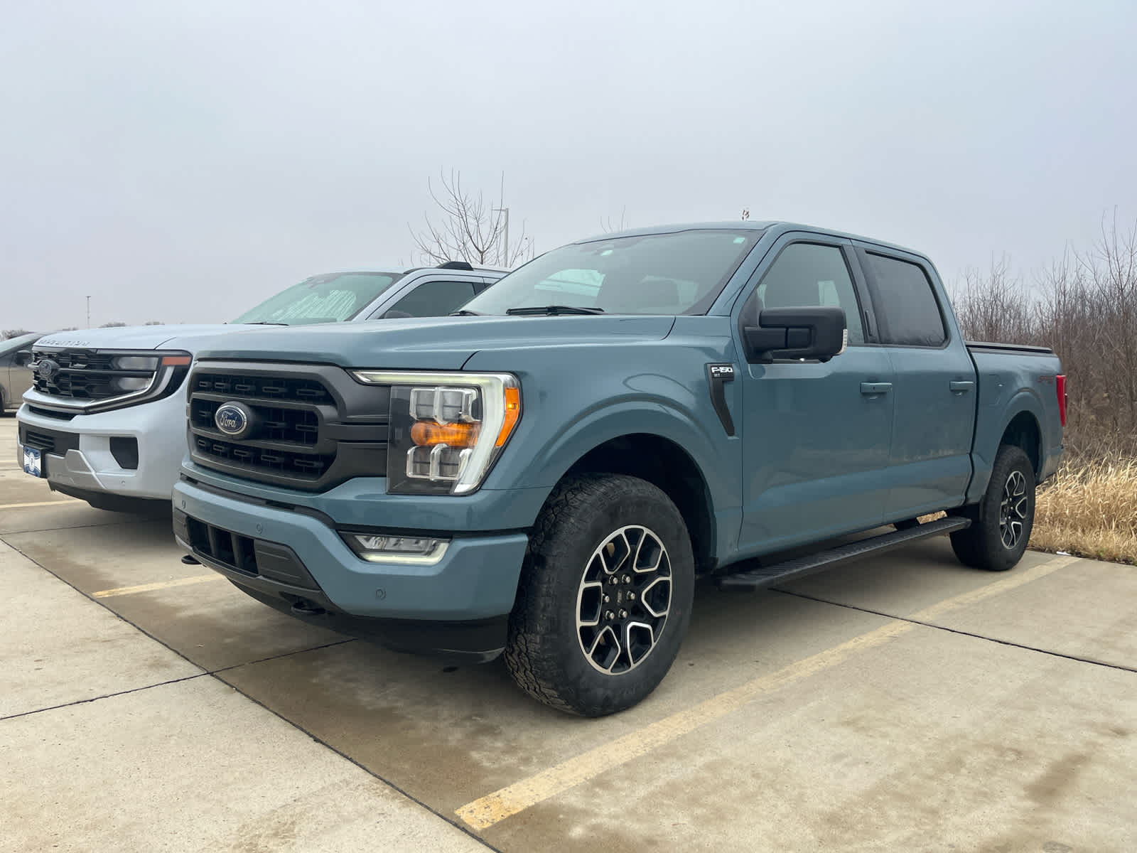 2023 Ford F-150 XLT photo 2