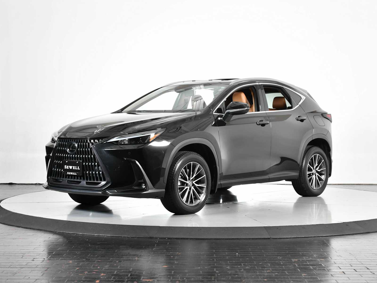 2022 Lexus NX 350's photo