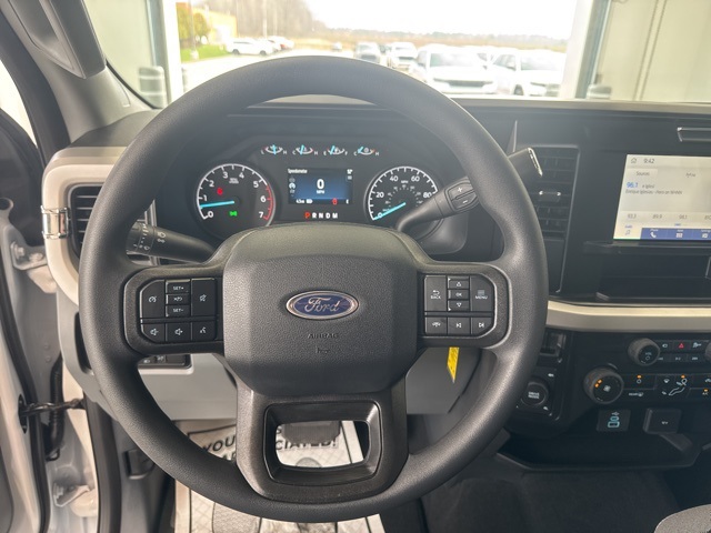 2025 Ford F-350 XL photo 17