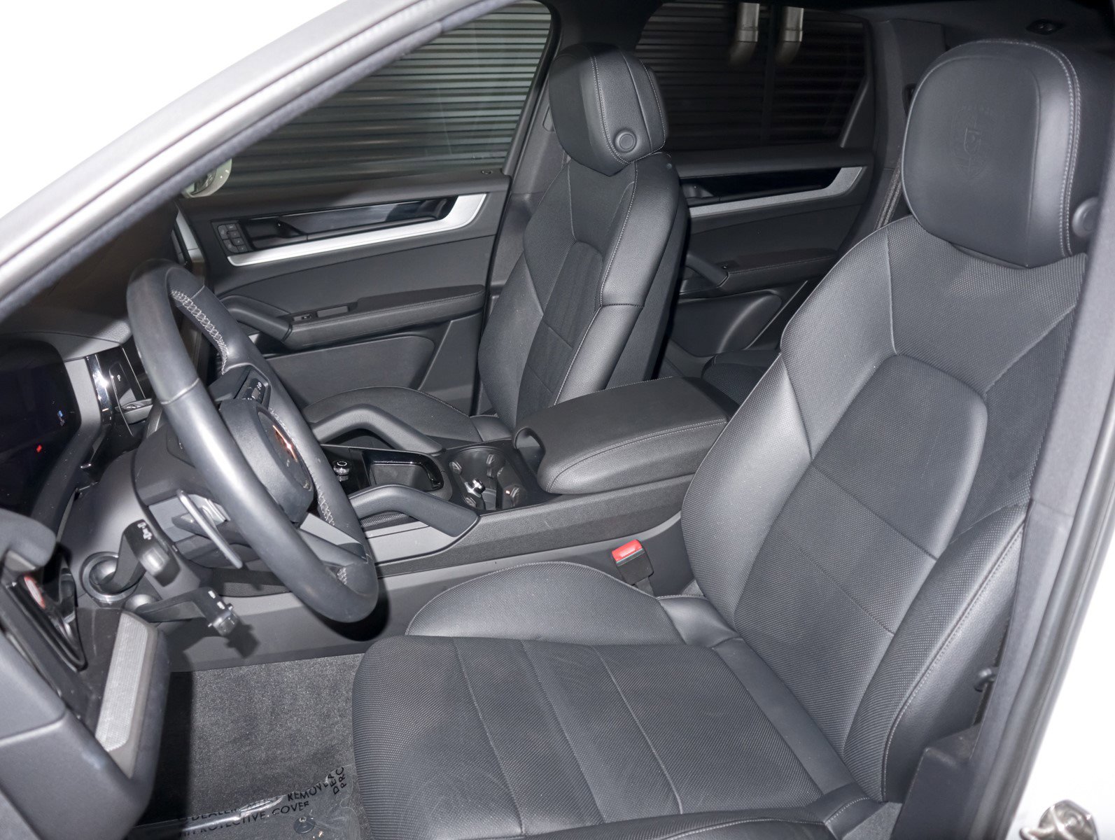 2024 Porsche Cayenne S photo 5