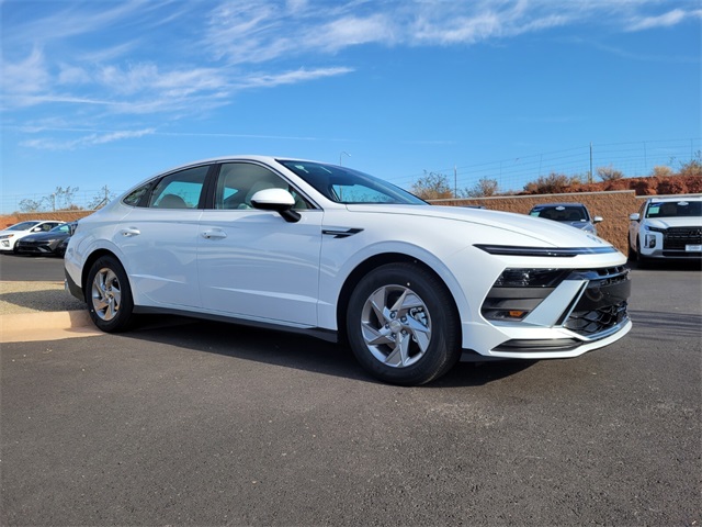 2025 Hyundai Sonata SE photo 2