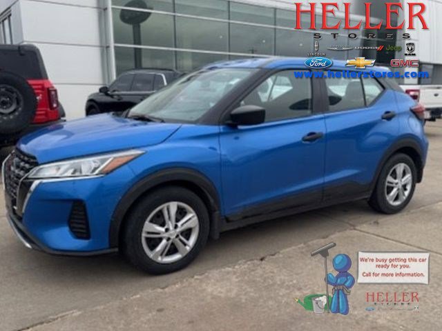 2023 Nissan Kicks S's photo