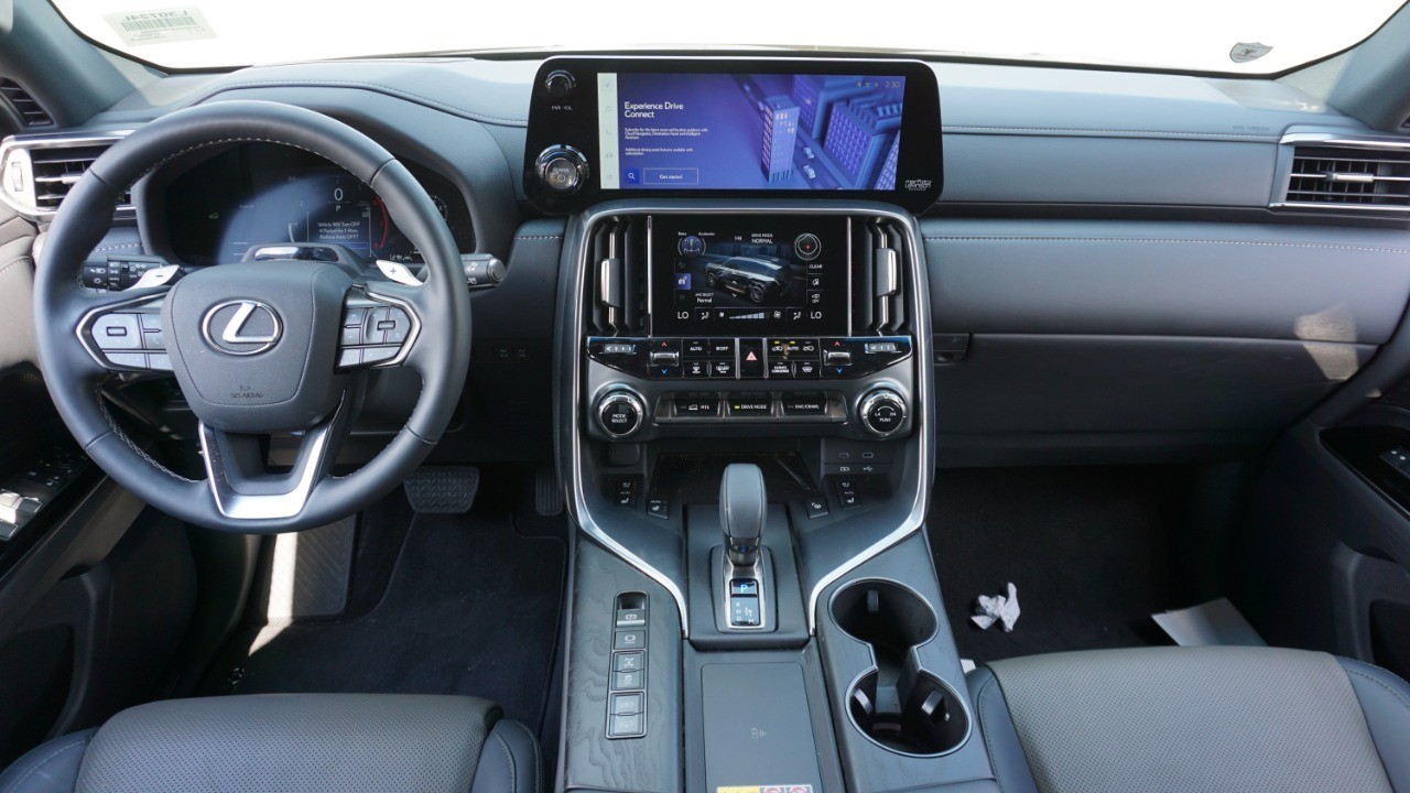 2025 Lexus LX photo 27