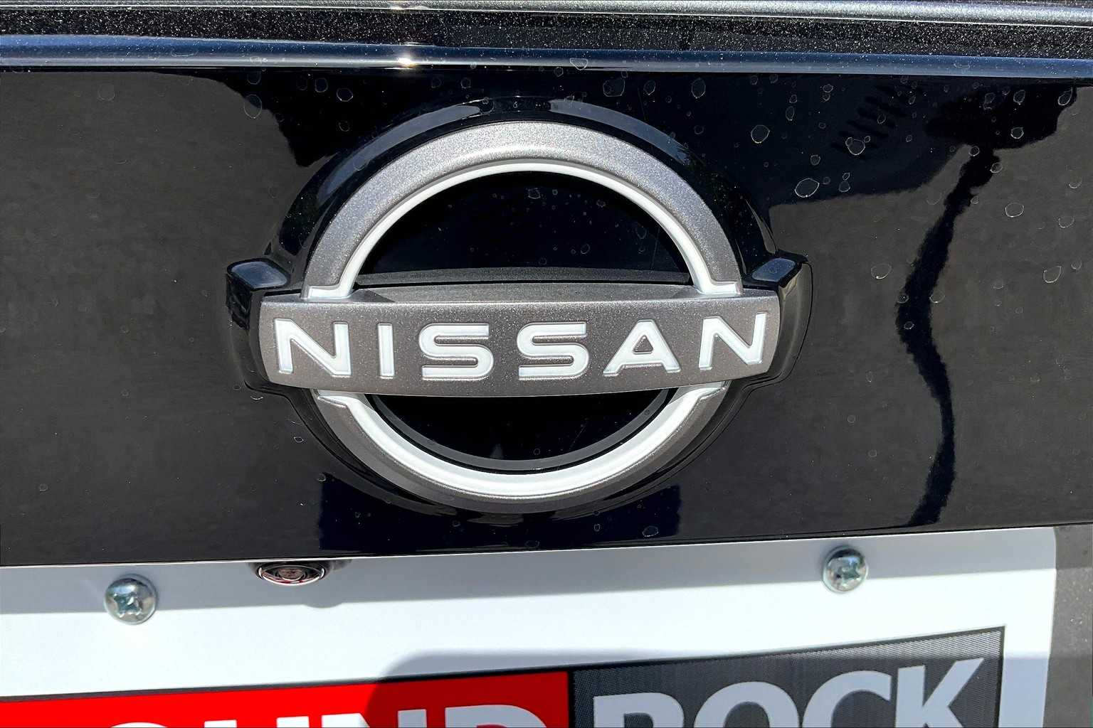 2025 Nissan Kicks SV photo 8