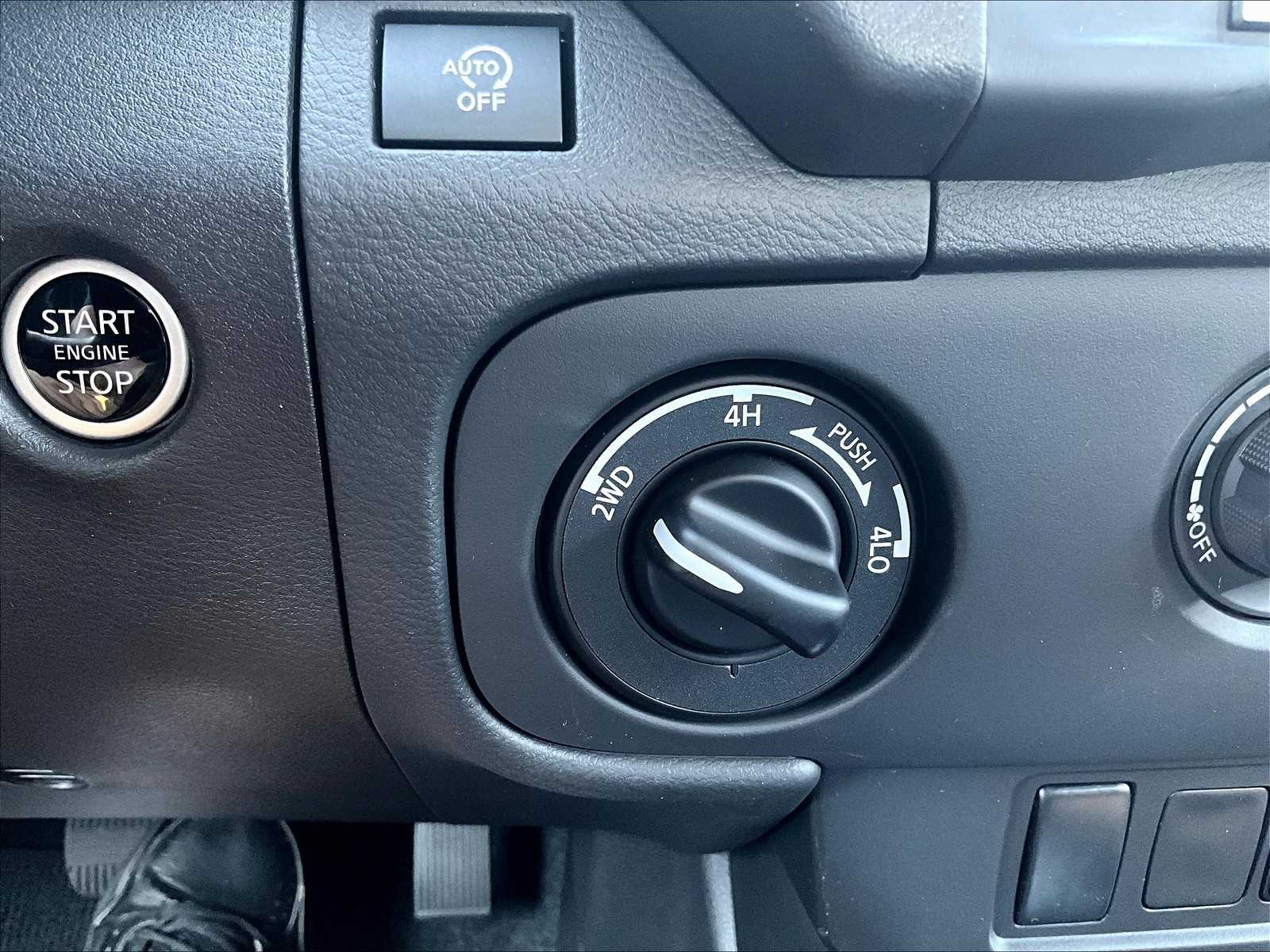 2025 Nissan Frontier SV photo 26