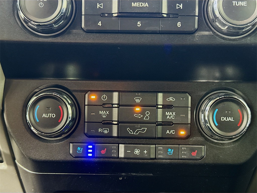 2020 Ford F-150 Lariat photo 16