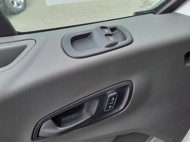 New 2024 Oxford White Ford Base image 38