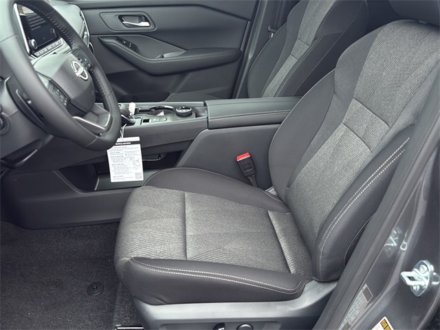 2026 Nissan Rogue SV photo 15