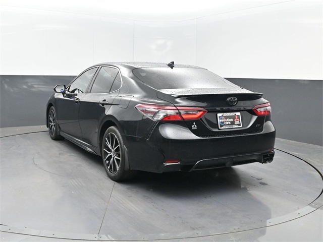 2024 Toyota Camry SE photo 2