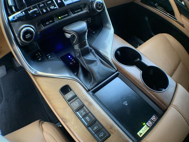 2022 Lexus LX 600 Luxury photo 19