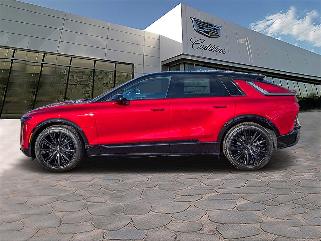 2025 Cadillac Lyriq Sport photo 2