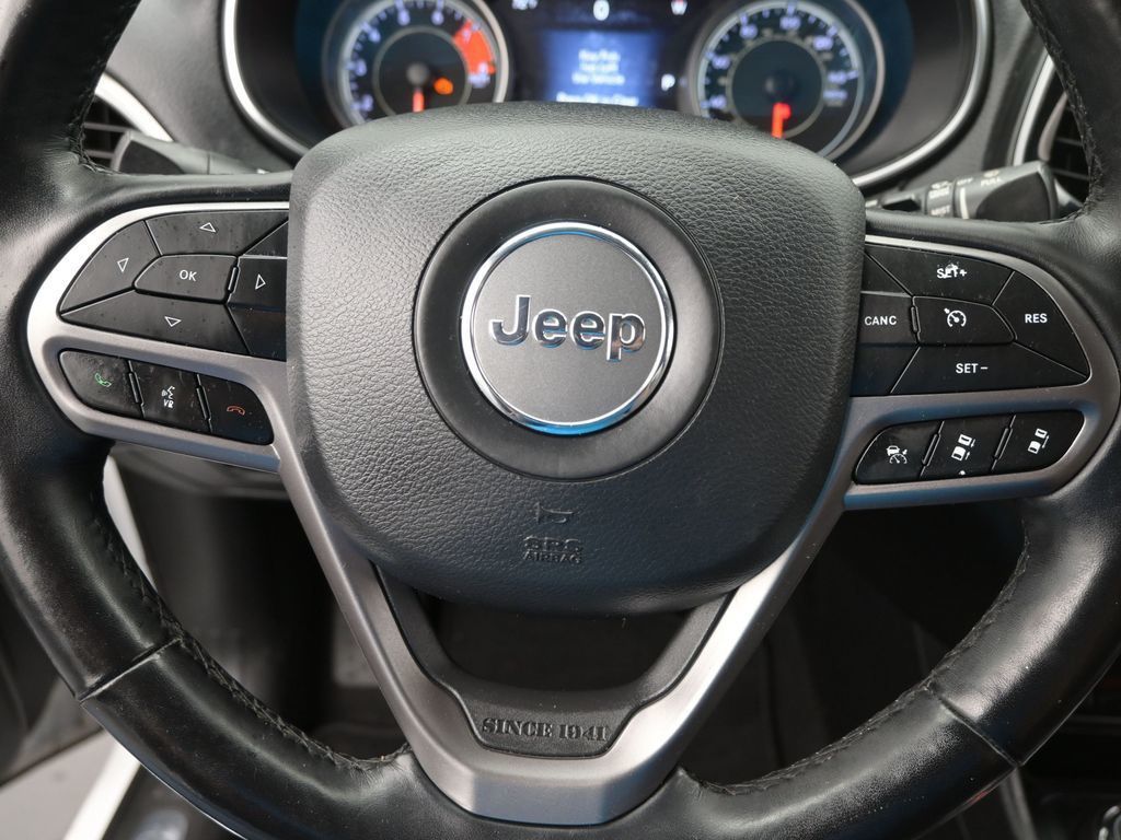 2020 Jeep Cherokee Limited photo 17