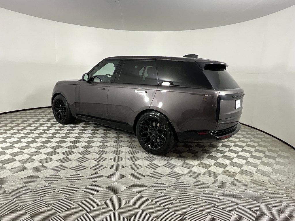 2023 Land Rover Range Rover SE photo 2