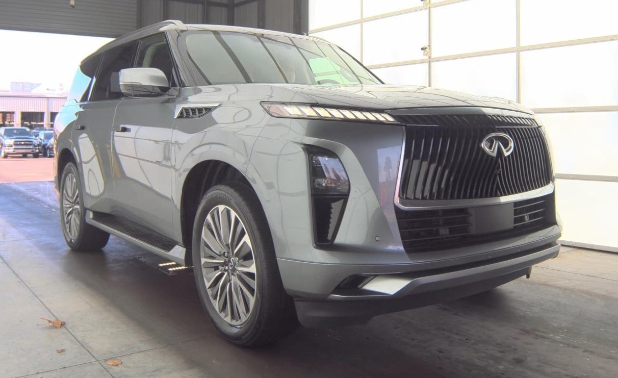 2025 INFINITI QX80 Sensory 4WD's photo