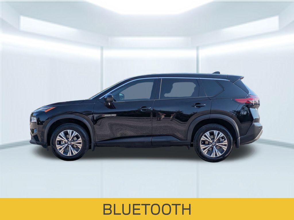 2021 Nissan Rogue SV photo 2