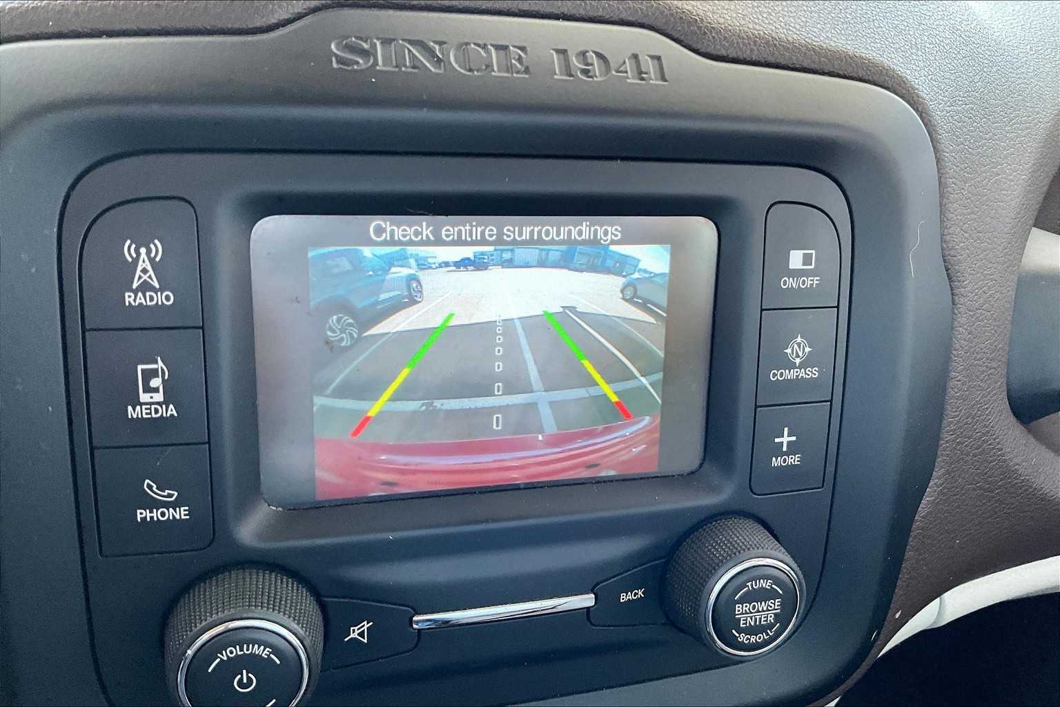 2015 Jeep Renegade Latitude photo 24