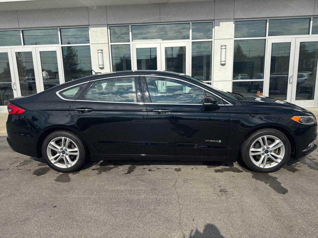 2018 Ford Fusion Hybrid SE photo 2