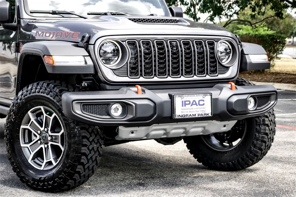 2025 Jeep Gladiator Mojave photo 3