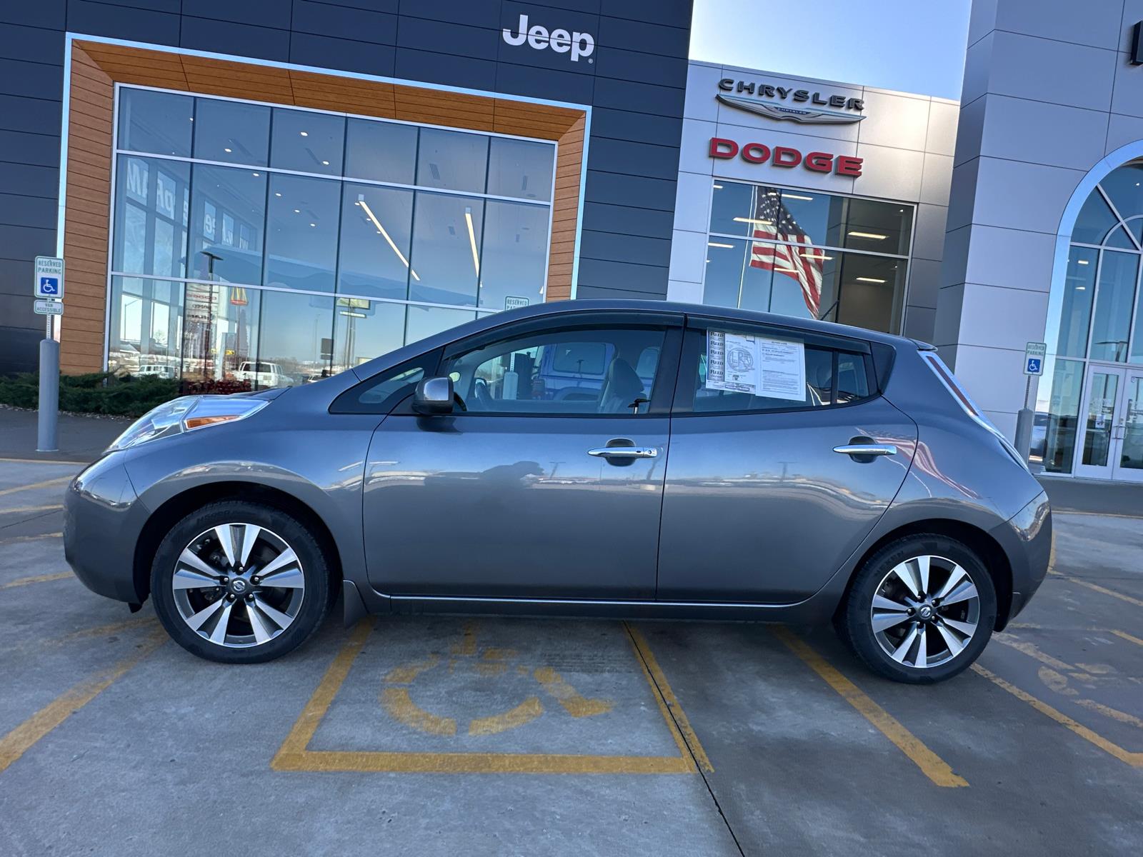 Used 2017 Nissan LEAF SL with VIN 1N4BZ0CP8HC303292 for sale in Saint Joseph, MO