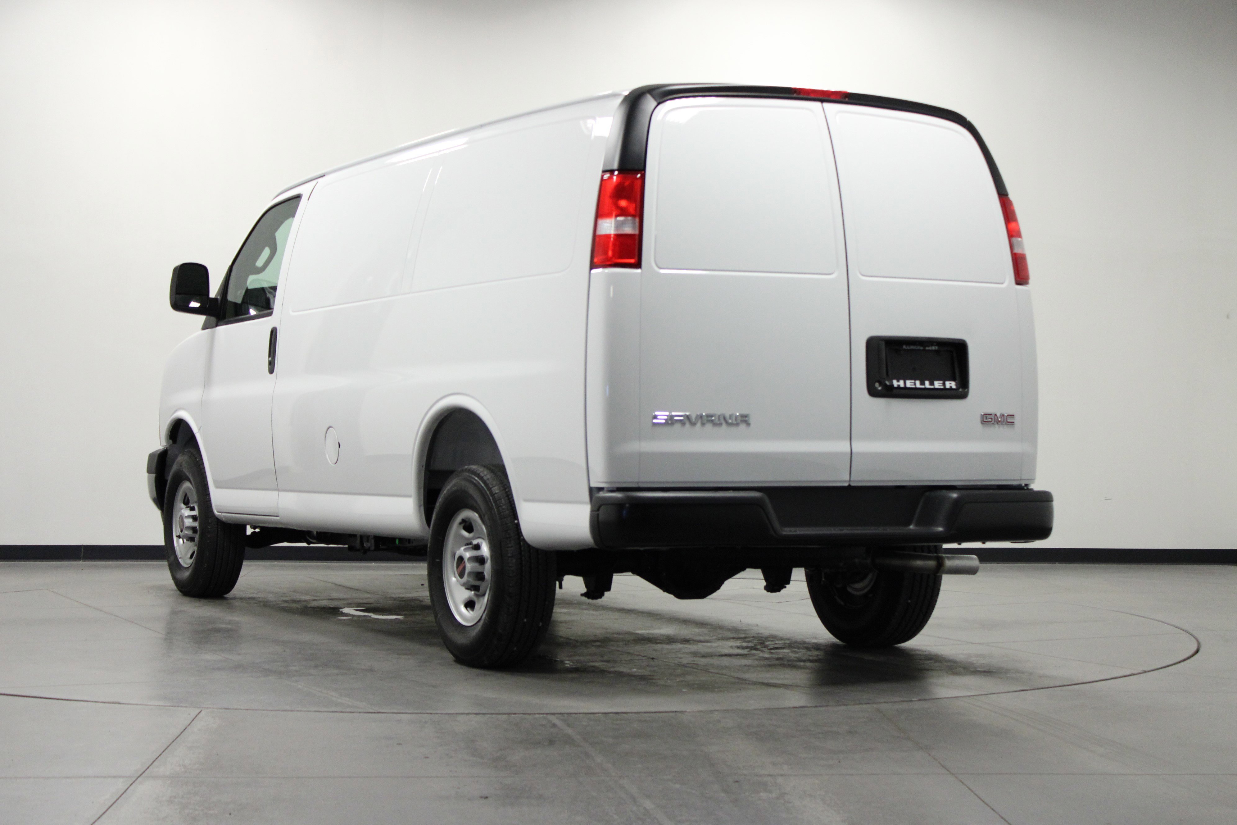 2025 Gmc Savana Cargo 2500 photo 5