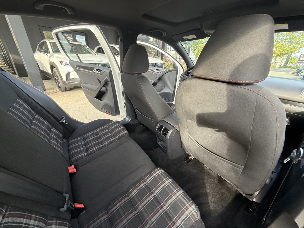 2013 Volkswagen Golf GTI Base photo 4