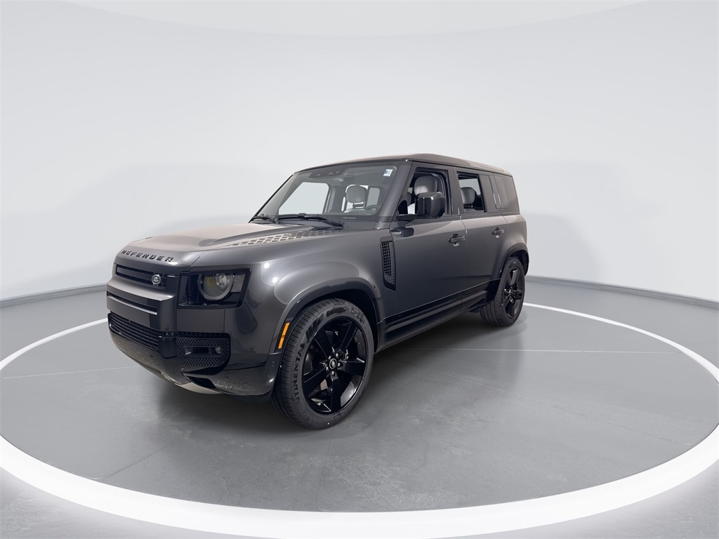 2025 Land Rover Defender 110 V8 photo 3