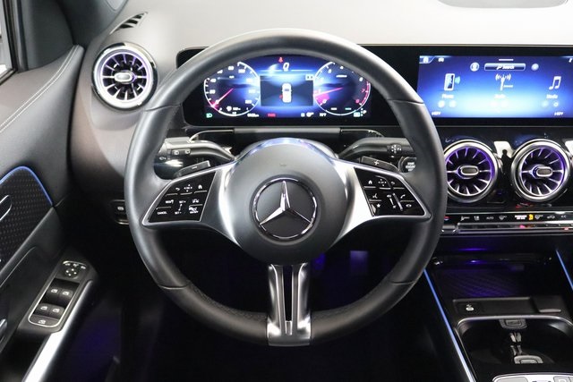 2025 Mercedes Benz GLA 250 4MATIC photo 3