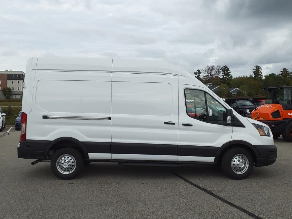 New 2024 Oxford White Ford Base image 2