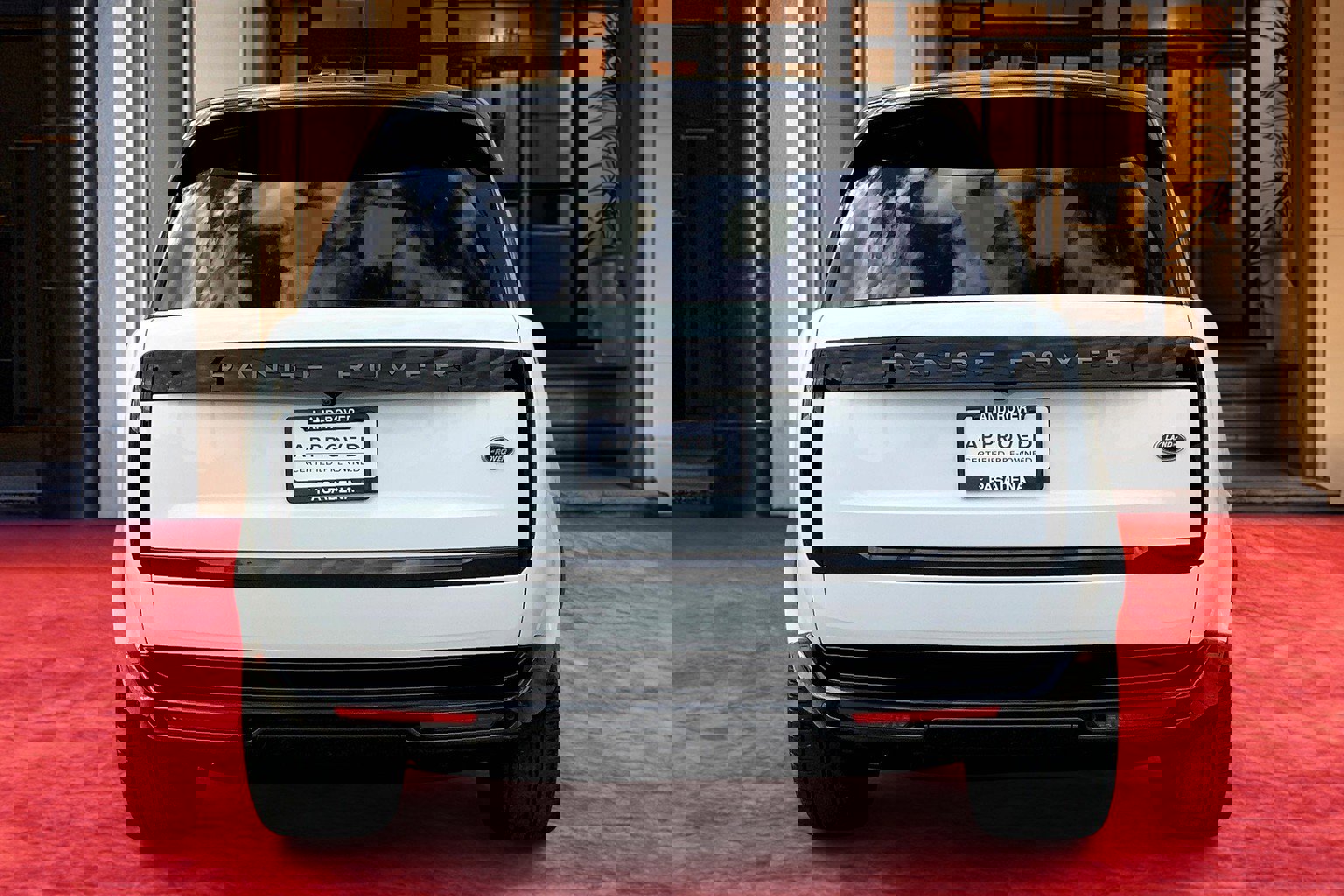 2023 Land Rover Range Rover SE photo 4