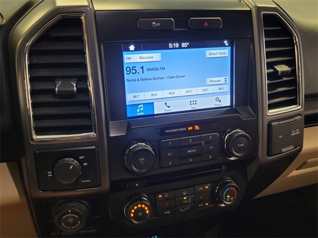 2016 Ford F-150 XLT photo 17