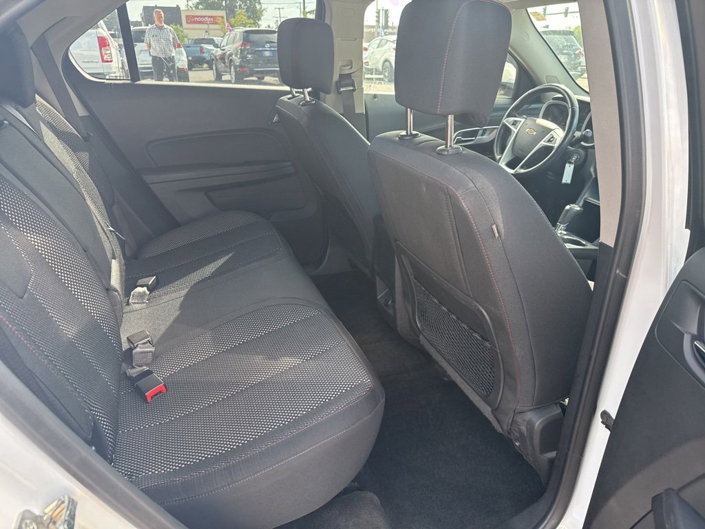 2017 Chevrolet Equinox LT photo 28