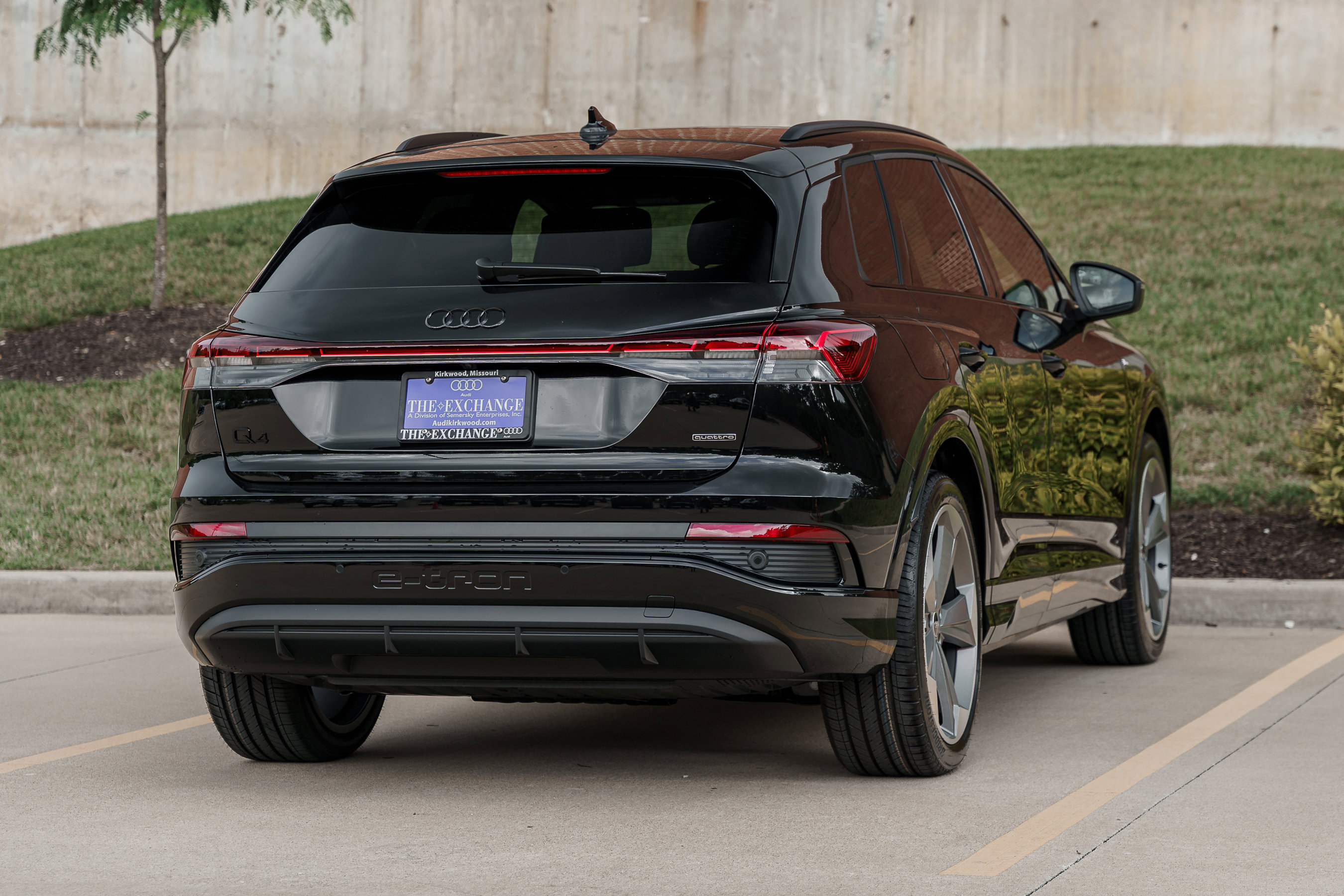 2025 Audi Q4 55 E-tron Premium Plus photo 3