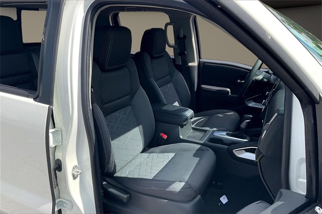 2025 Nissan Frontier SV photo 10