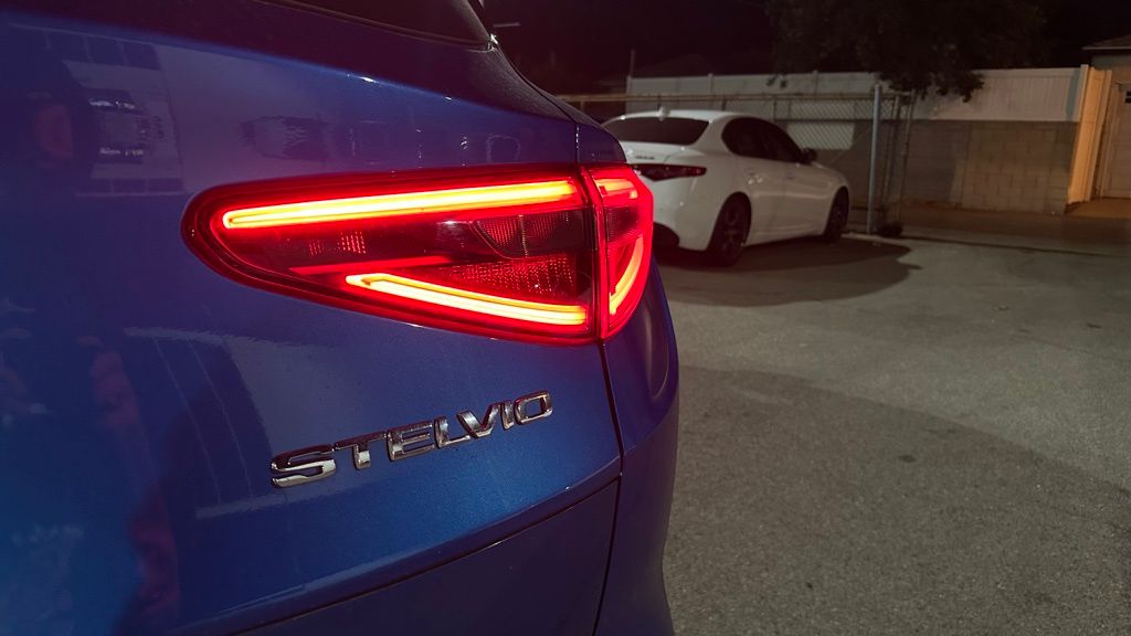 2022 Alfa Romeo Stelvio Ti photo 5