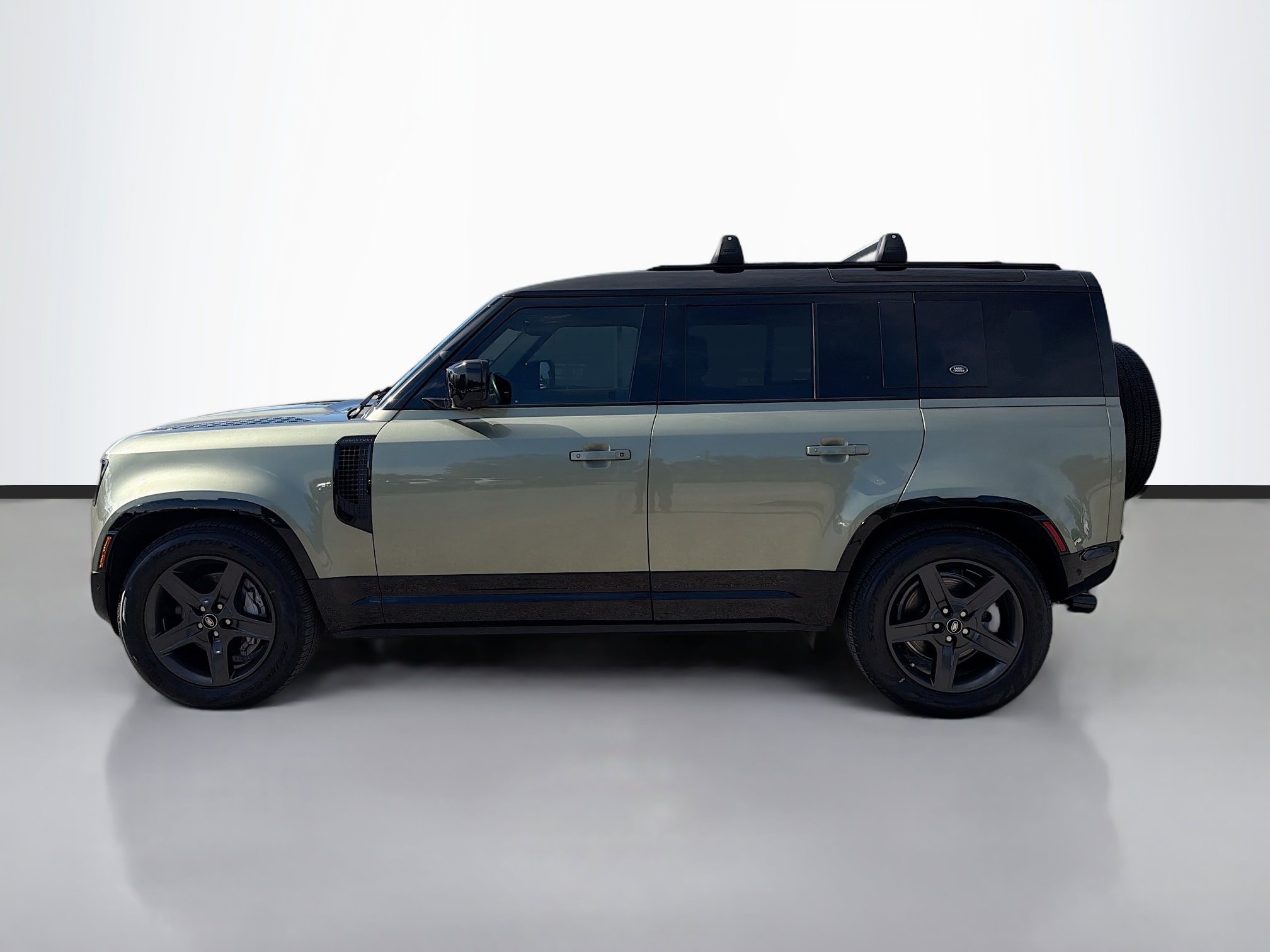 2023 Land Rover Defender X-Dynamic SE photo 2