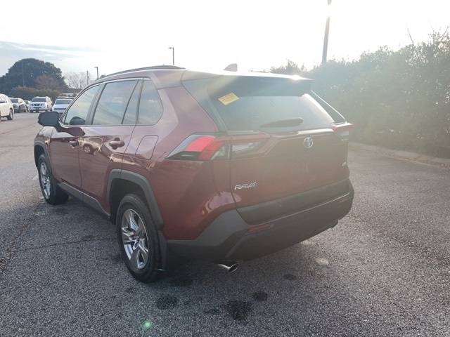 2024 Toyota RAV4 XLE photo 3