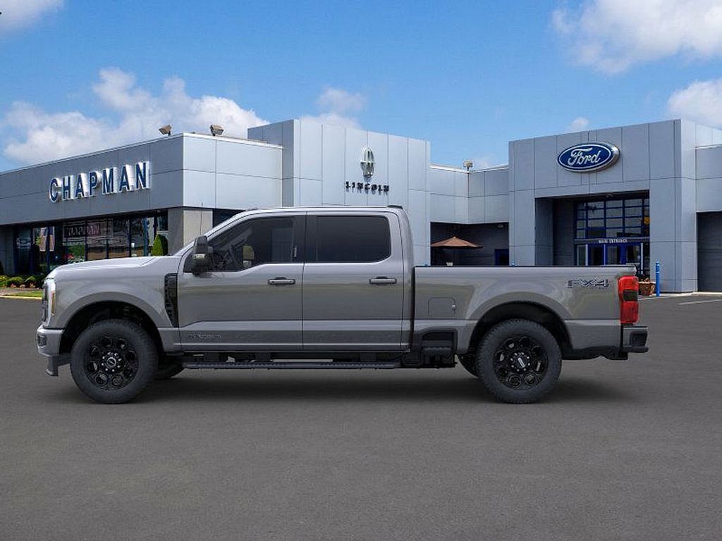 2025 Ford F-250 Lariat photo 2
