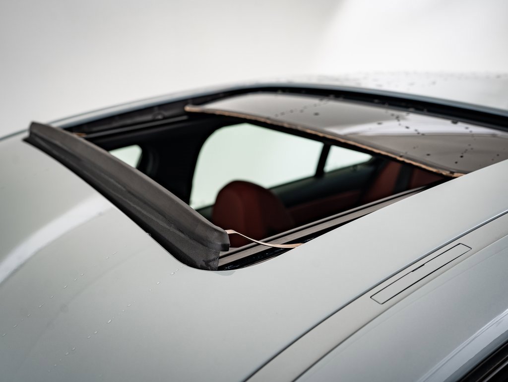 2025 Bmw 330i photo 14