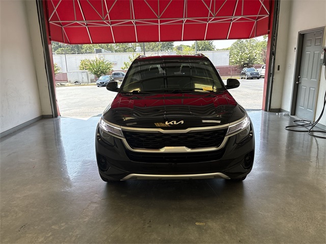2023 Kia Seltos EX photo 11