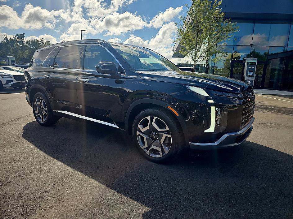 2024 Hyundai Palisade Limited photo 2