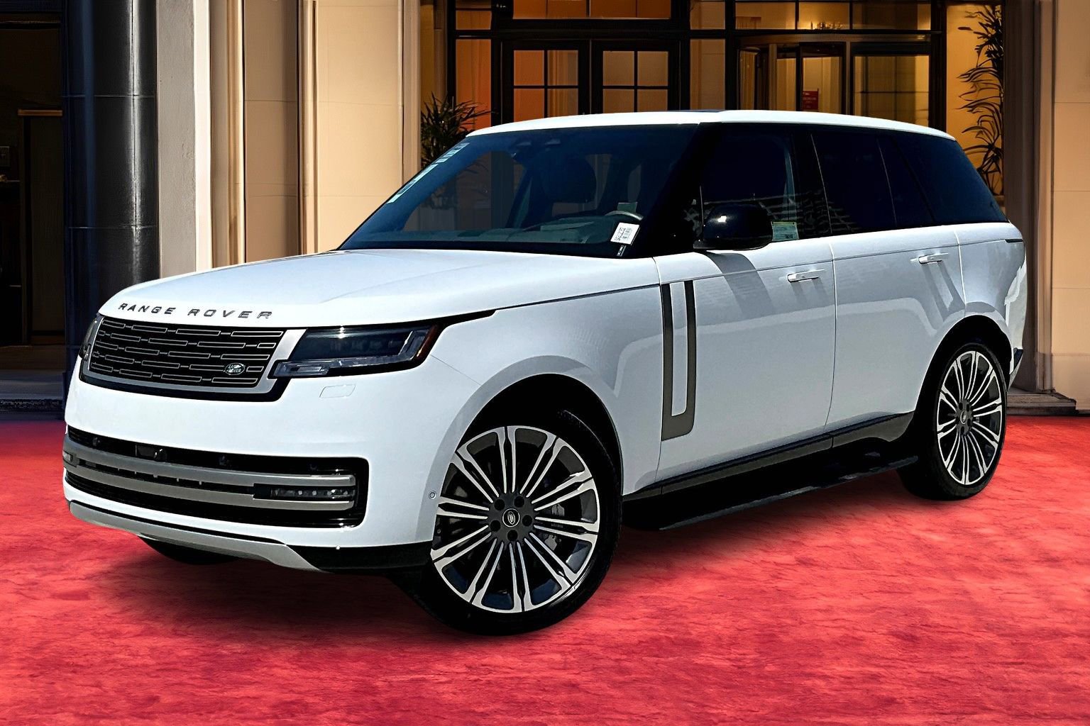2025 Land Rover Range Rover SE's photo