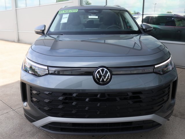 2025 Volkswagen Tiguan S photo 2
