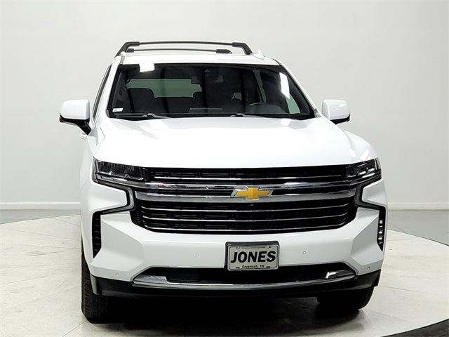 2024 Chevrolet Suburban LT photo 2