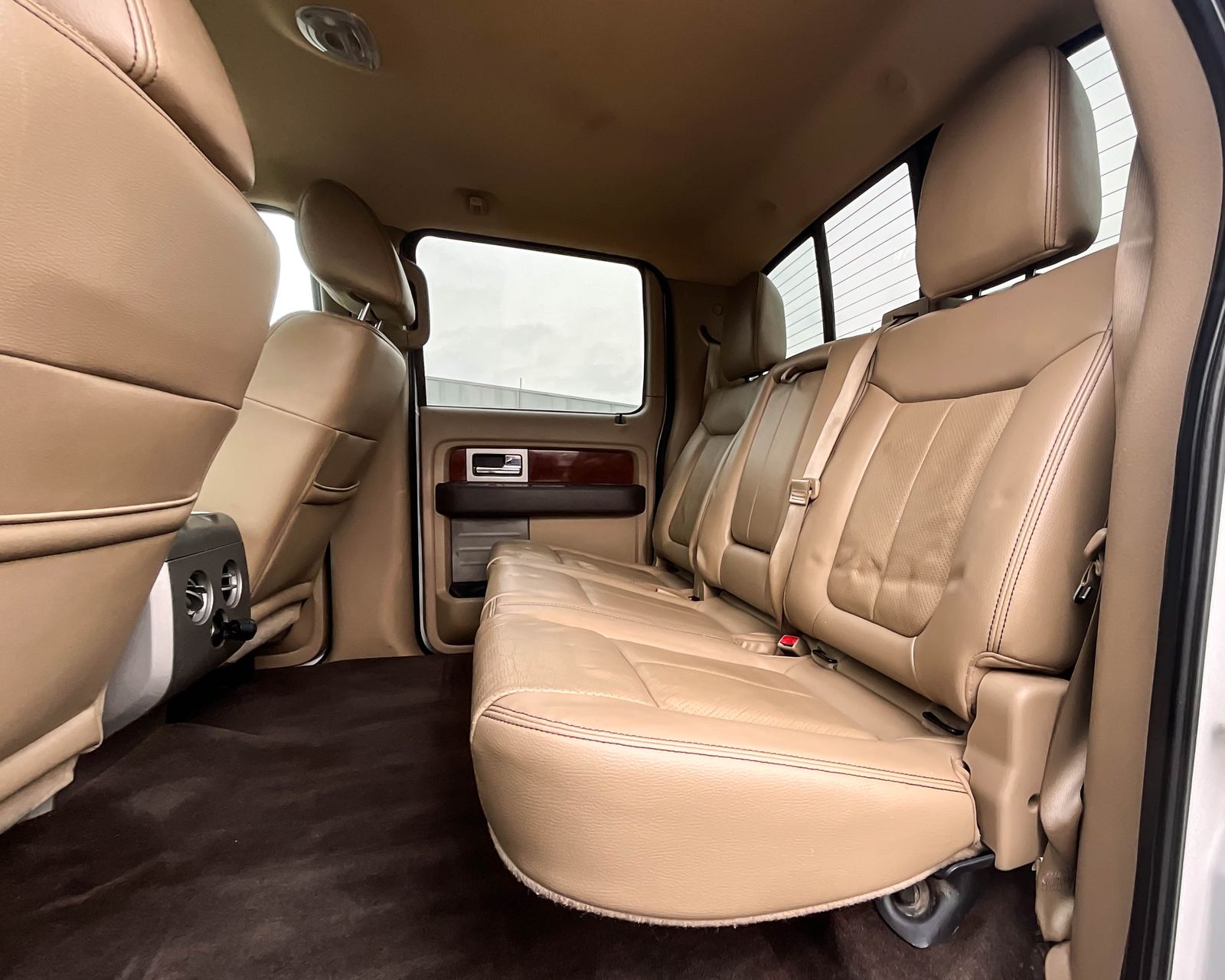 2010 Ford F-150 Lariat photo 19