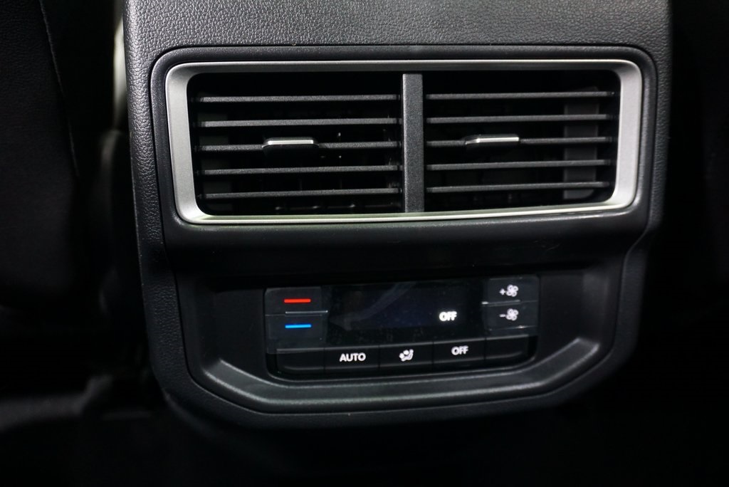 2025 Volkswagen Atlas Peak Edition SE photo 30
