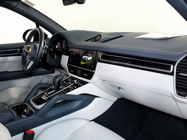 2023 Porsche Cayenne E-Hybrid Platinum Edition photo 24