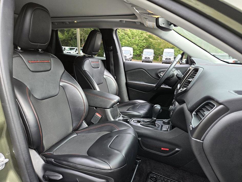 2019 Jeep Cherokee Trailhawk photo 17