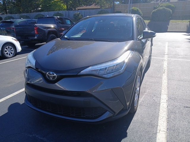 2021 Toyota C-HR LE photo 3